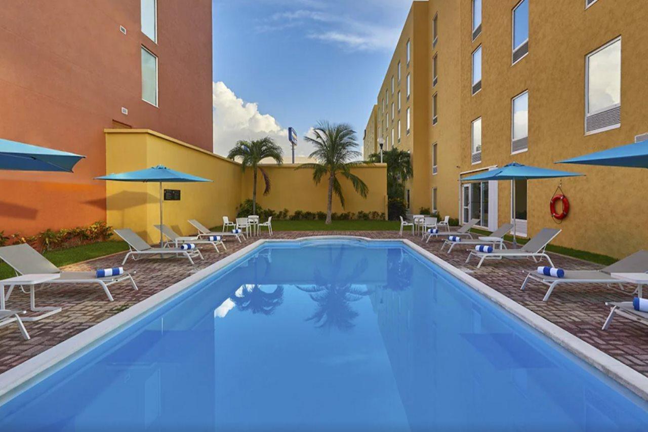 ซิตี้ เอ็กซ์เพรส จูเนียร์ กังกุน Hotel แคนคูน ภายนอก รูปภาพ